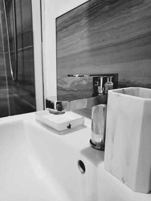 High Street, 2 Bed, Newly Refurb Apartman Leamington Spa Kültér fotó